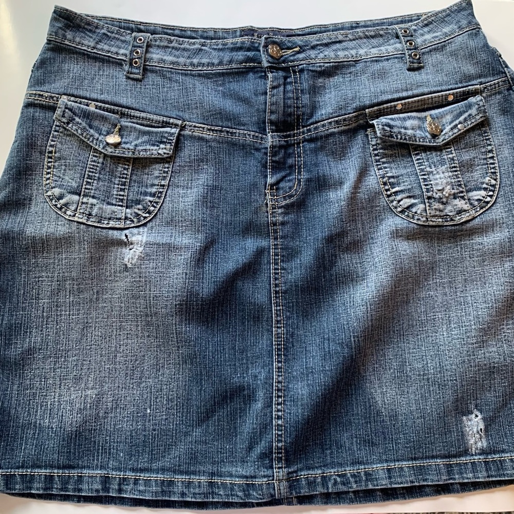 Denim Jeans Skirt w/ Front Facing Pockets Light Distressing Junior’s Size 15